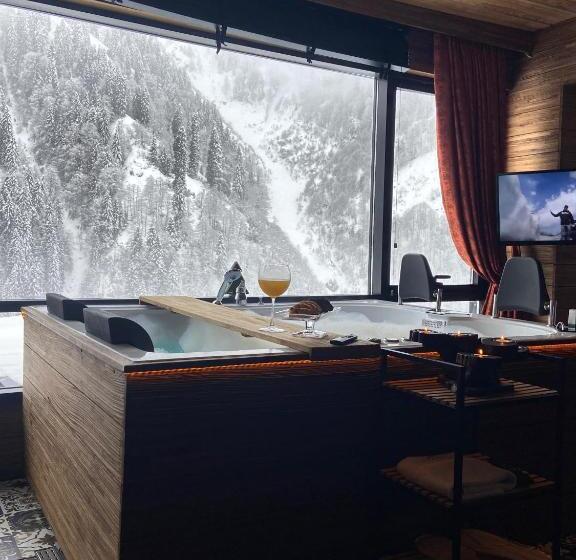 سوئیت با تخت بزرگ, Ayder Villa De Pelit