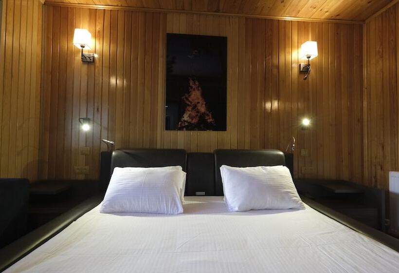 سوئیت رویال, Ayder Villa De Pelit