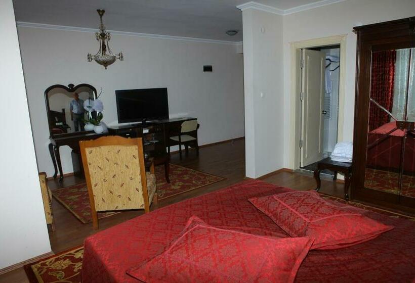 ジュニアスイート, Cihan