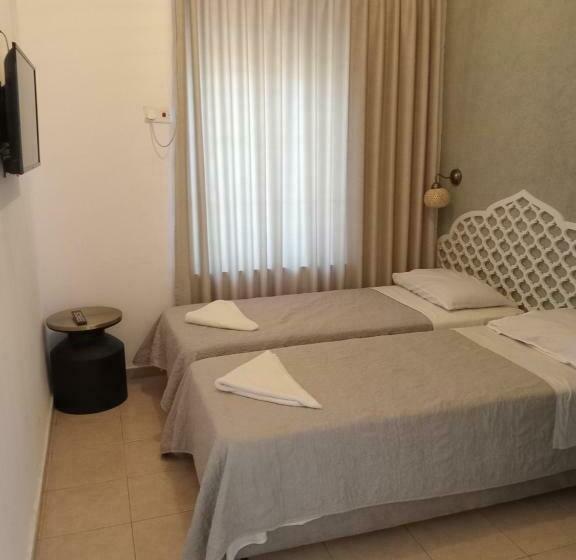 חדר סטנדרט, Atara