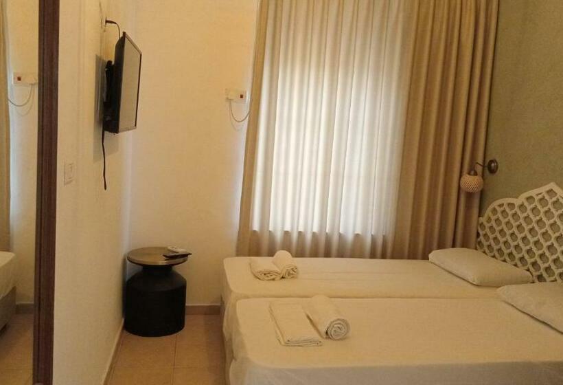 חדר סטנדרט, Atara