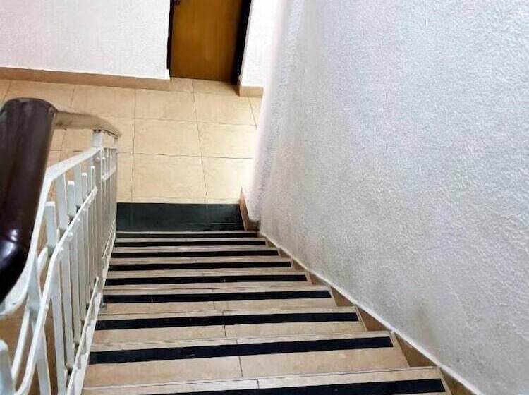 חדר סטנדרט לארבעה, Atara