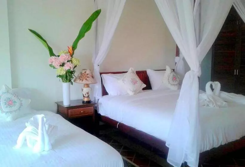 プールの見えるスタンダードトリプルルーム, Siam Tara Resort Chiangkhong