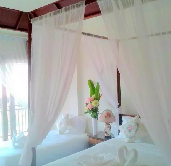 プールの見えるスタンダードトリプルルーム, Siam Tara Resort Chiangkhong