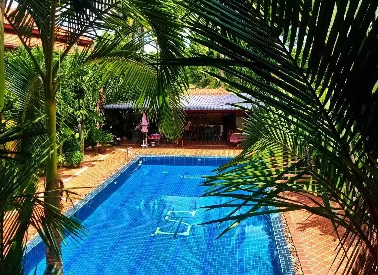 プールの見えるスタンダードトリプルルーム, Siam Tara Resort Chiangkhong