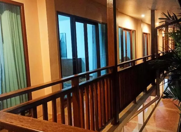 プールの見えるスタンダードトリプルルーム, Siam Tara Resort Chiangkhong
