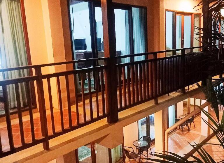 プールの見えるスタンダードトリプルルーム, Siam Tara Resort Chiangkhong