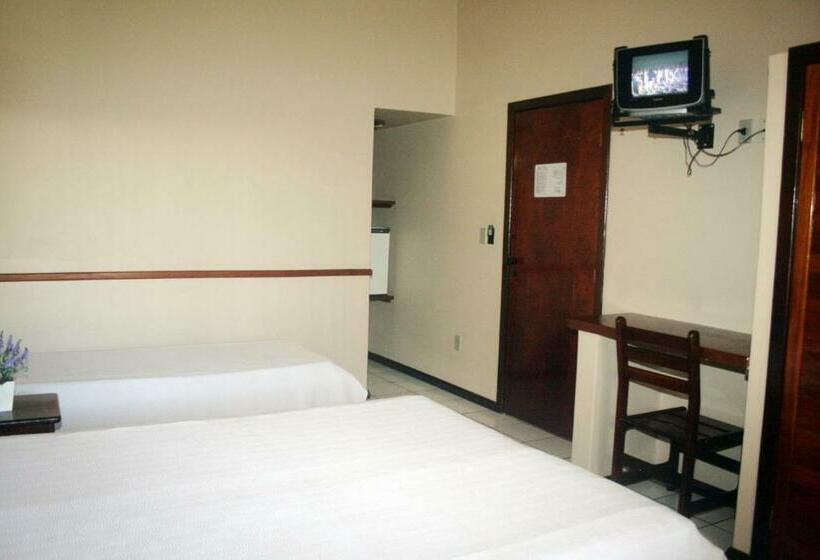 Quarto Triplo Estandar, Taperapuan Praia
