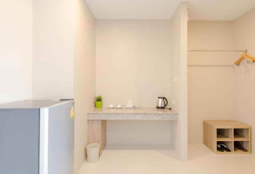 اتاق استاندارد با بالکن, The Coconut