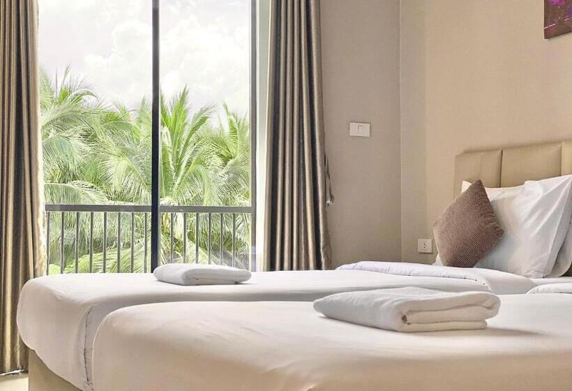 اتاق استاندارد با بالکن, The Coconut