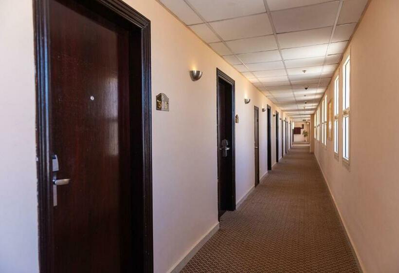 اتاق لوکس با چشمانداز استخر, Tolip Family Club Borg El Arab