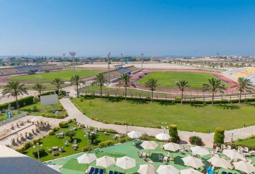 اتاق لوکس با چشمانداز استخر, Tolip Family Club Borg El Arab