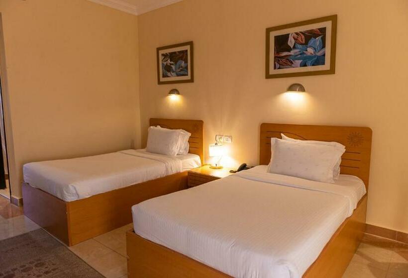 اتاق لوکس با چشمانداز استخر, Tolip Family Club Borg El Arab