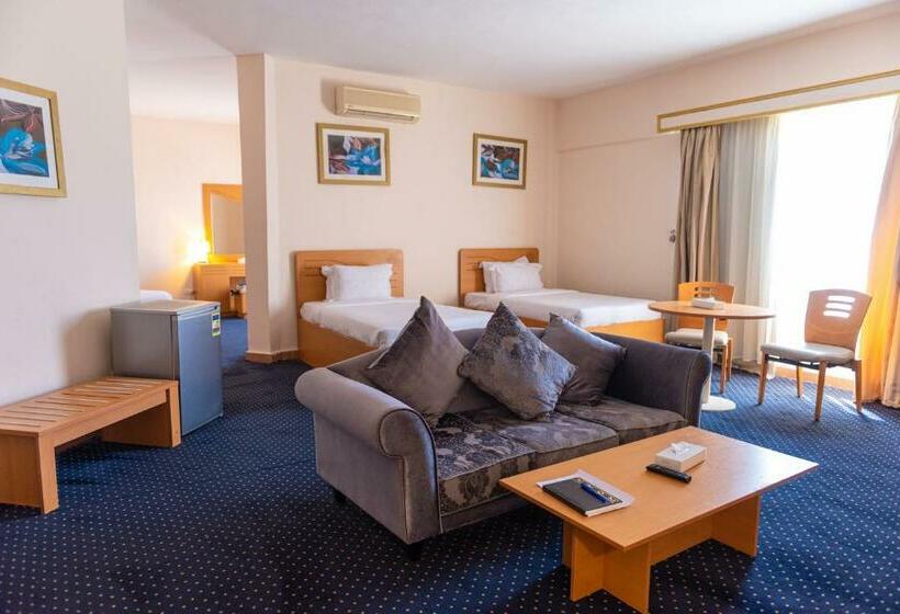 اتاق خانوادگی با چشمانداز استخر, Tolip Family Club Borg El Arab