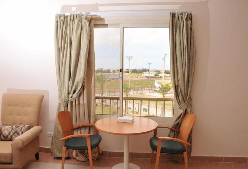 سوییت جونیور با چشمانداز استخر, Tolip Family Club Borg El Arab