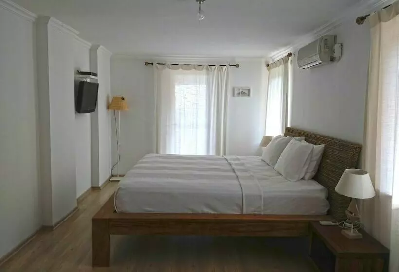 Standard Kolmen Hengen Huone, Zephyros