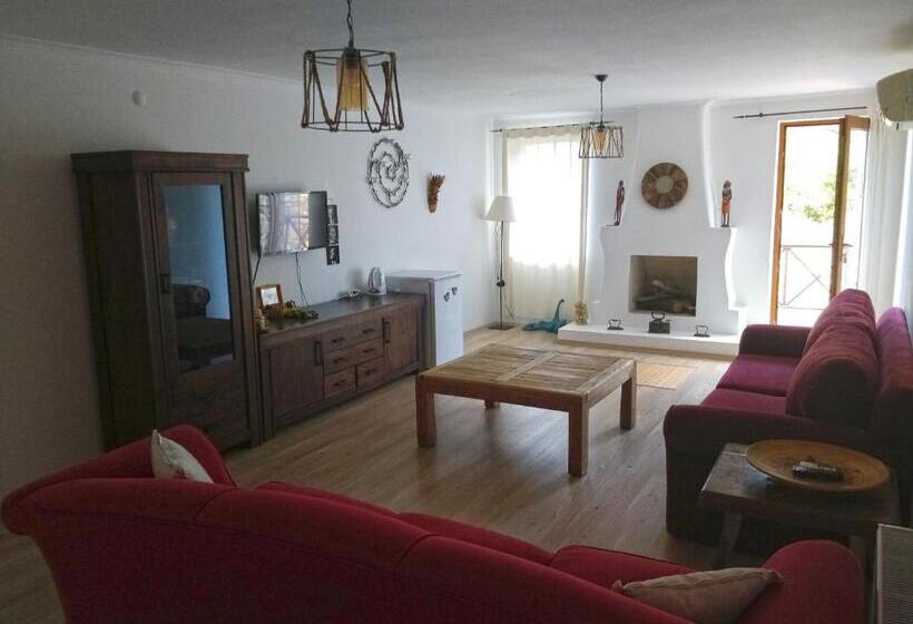Family Suite, Zephyros