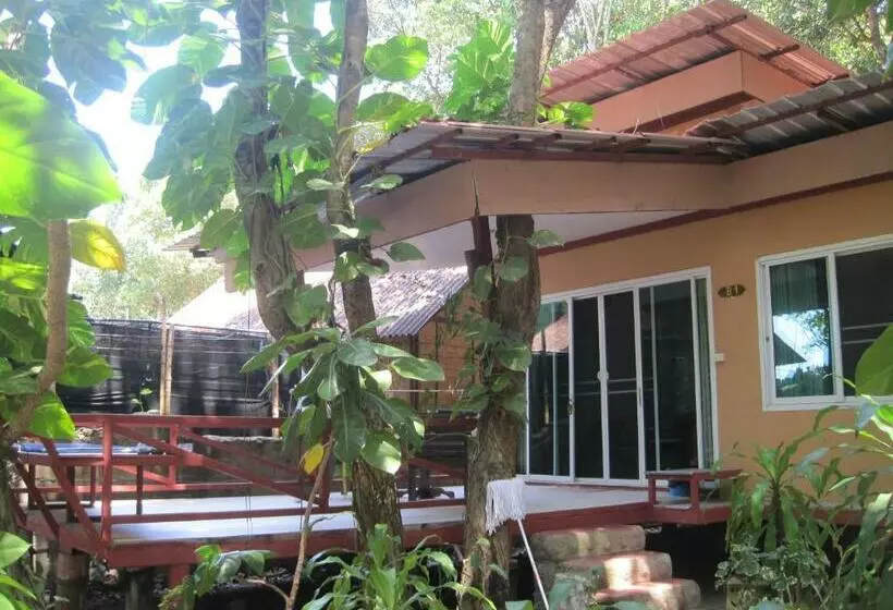 スタンダードバンガロー, Jj Beach Resort & Jj Seafood