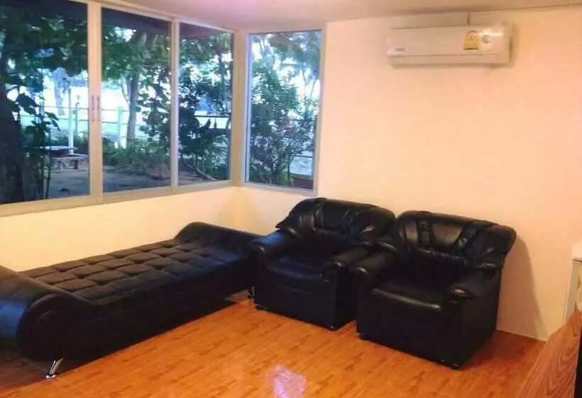 Perhehuone, Phe Samed Villa
