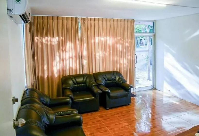 Perhehuone, Phe Samed Villa