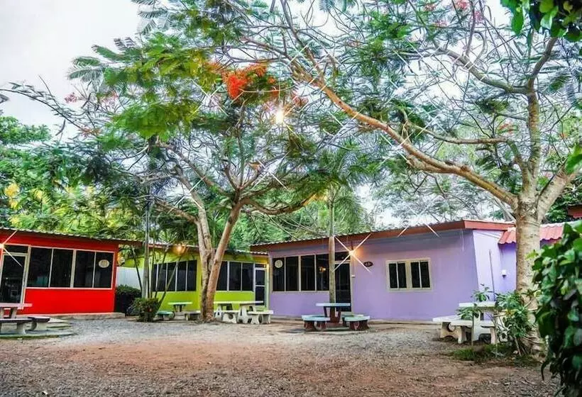 Perhehuone, Phe Samed Villa