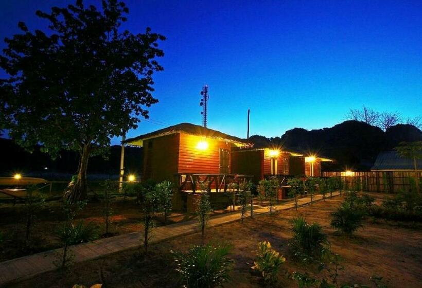 חדר סטנדרט, Pp Red Tuna Hut