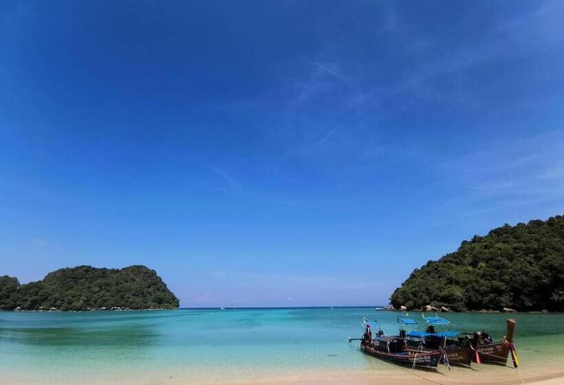 חדר סופריור, Pp Red Tuna Hut