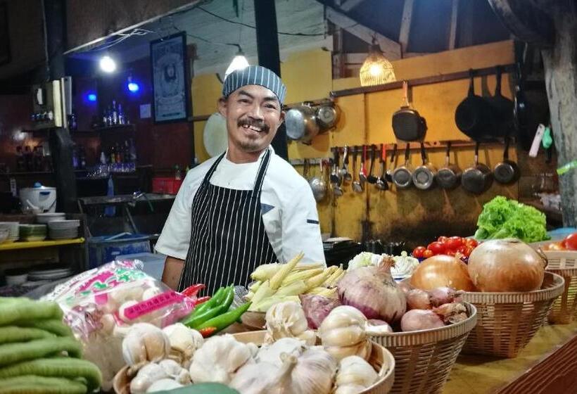 חדר סופריור, Pp Red Tuna Hut