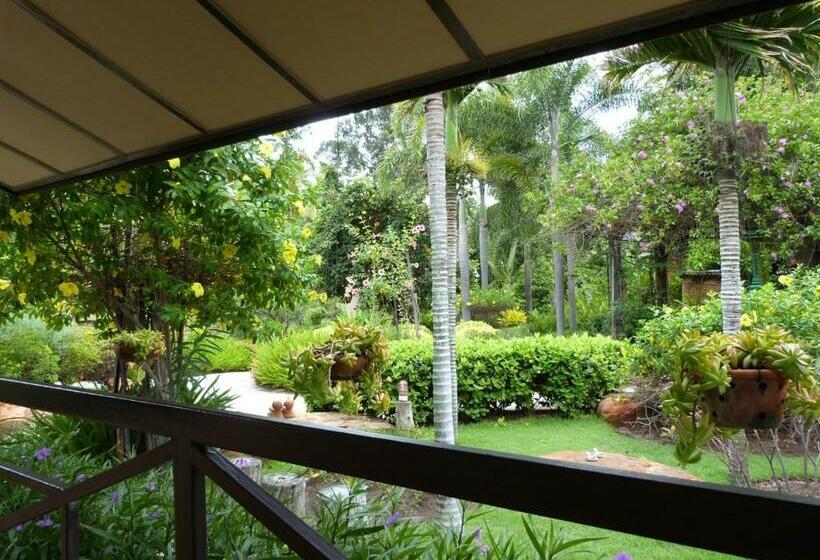 Номер Стандарт Вид на Сад, Bansuanrachawadee B&b