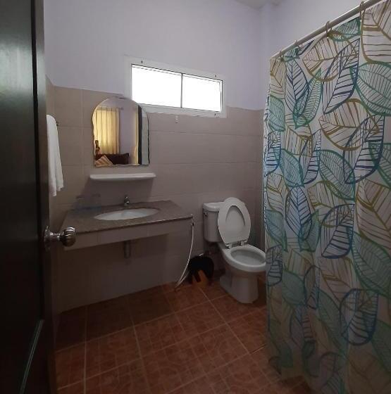 标准房带园景, Bansuanrachawadee B&b