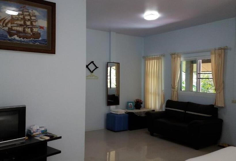 标准房带园景, Bansuanrachawadee B&b