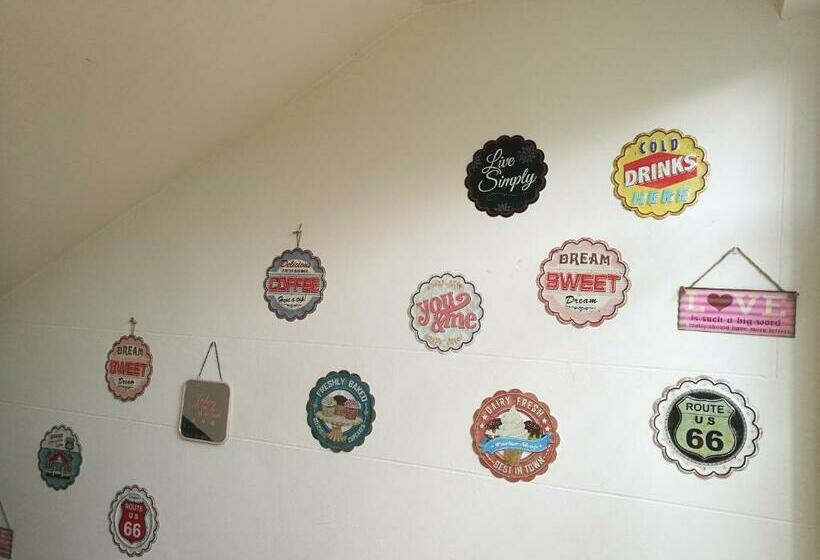 غرفة إقتصادية, Nt House