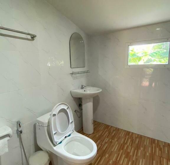 스탠다드 방갈로, Baan Phuthadol