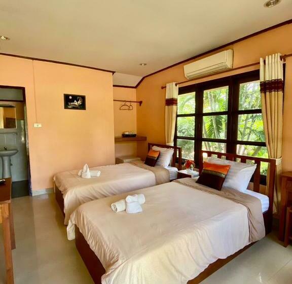 스탠다드 룸, Baan Phuthadol