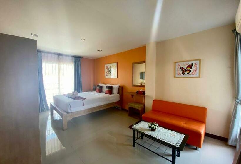 Номер Deluxe с Балконом, Chinda Boutique