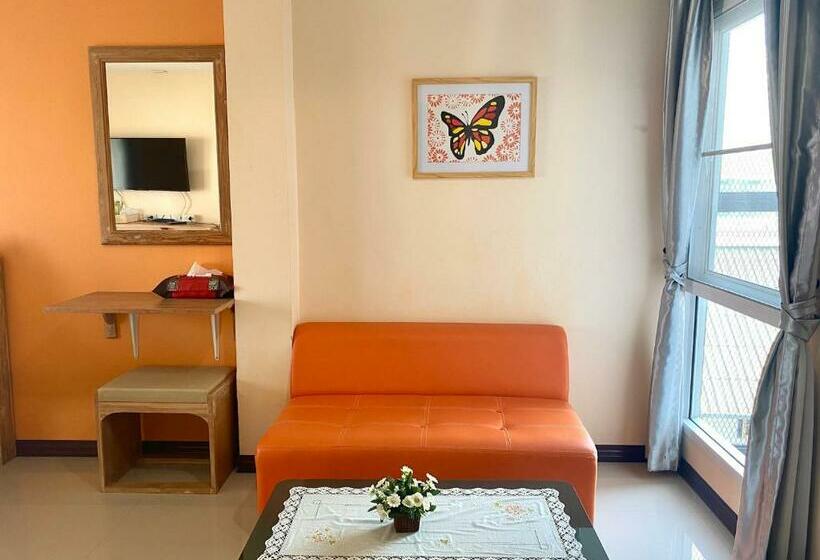 Номер Deluxe с Балконом, Chinda Boutique