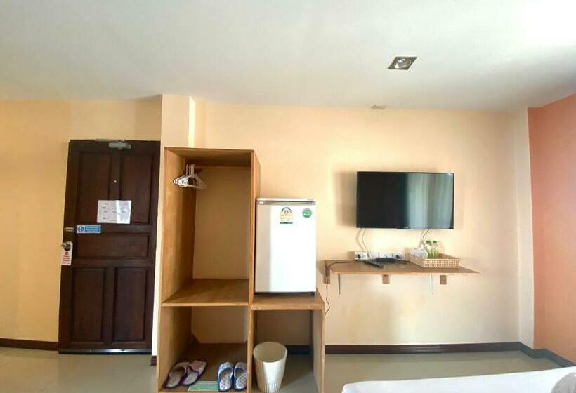 Номер Deluxe с Балконом, Chinda Boutique