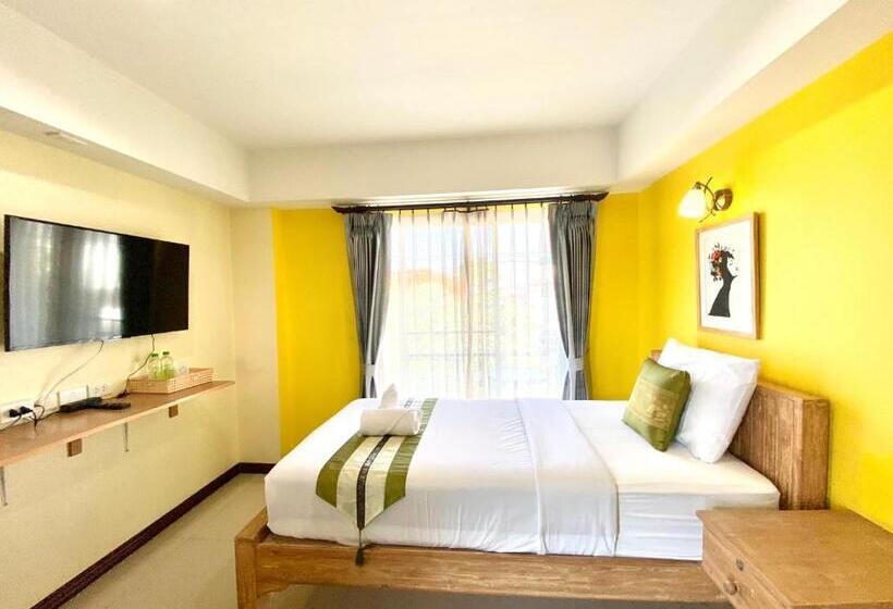 Номер Стандарт Индивидуальный с Балконом, Chinda Boutique