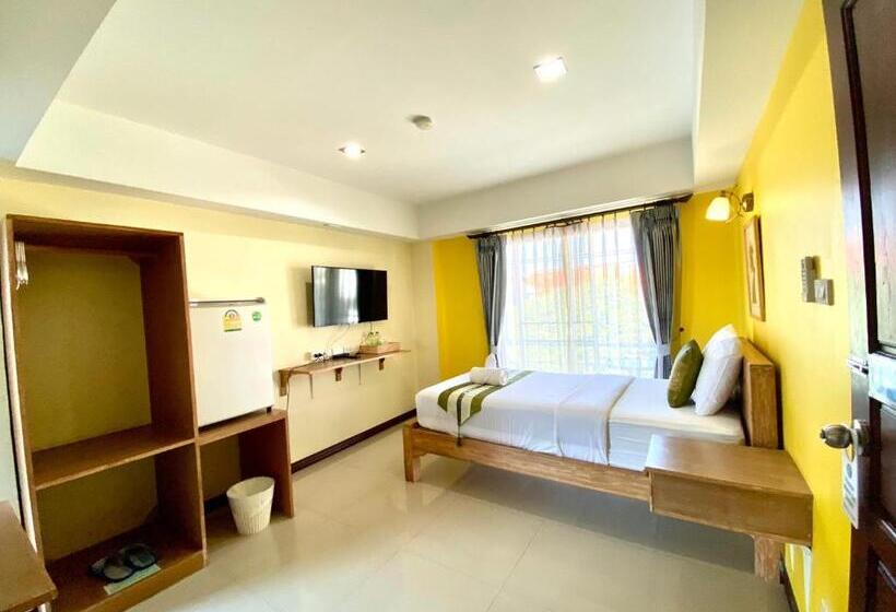 Номер Стандарт Индивидуальный с Балконом, Chinda Boutique