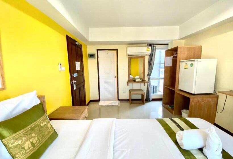 Номер Стандарт Индивидуальный с Балконом, Chinda Boutique