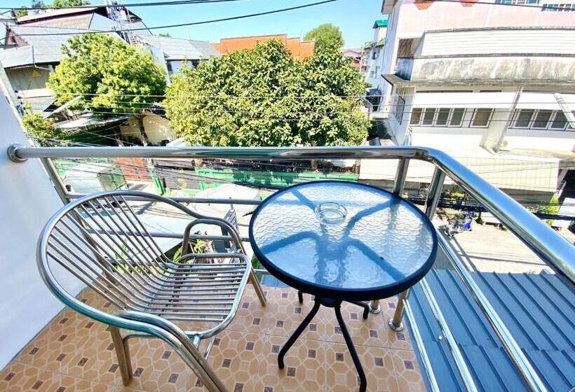 Номер Стандарт Индивидуальный с Балконом, Chinda Boutique