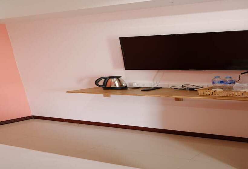 Номер Deluxe с Балконом, Chinda Boutique