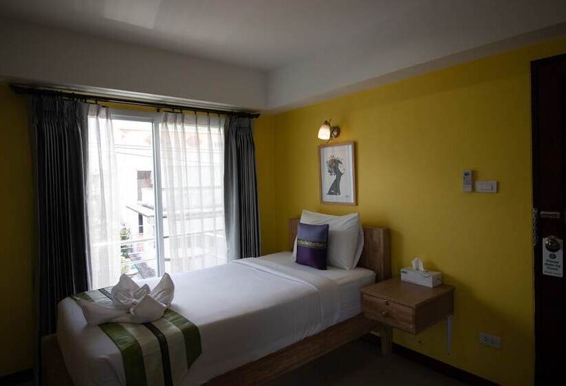 Номер Стандарт Индивидуальный с Балконом, Chinda Boutique