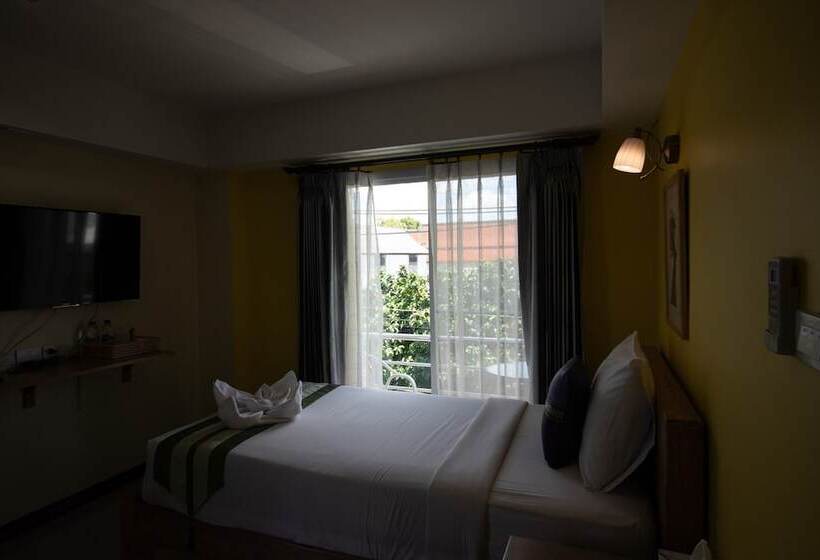 Номер Стандарт Индивидуальный с Балконом, Chinda Boutique