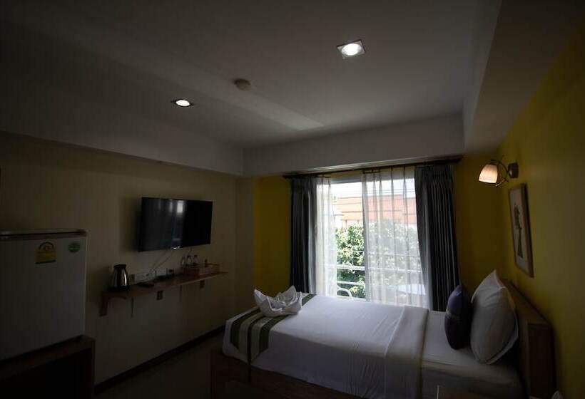 Номер Стандарт Индивидуальный с Балконом, Chinda Boutique