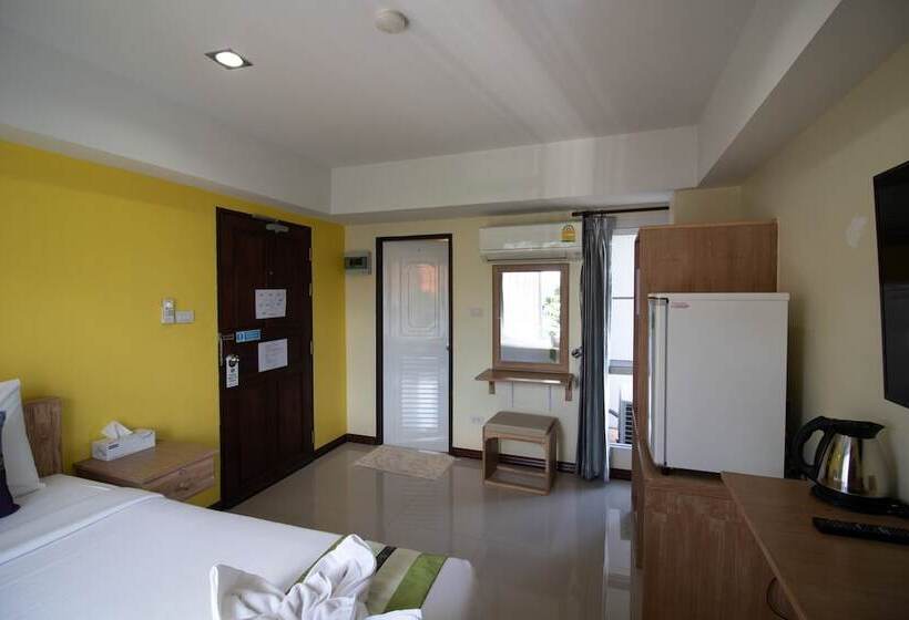 Номер Стандарт Индивидуальный с Балконом, Chinda Boutique