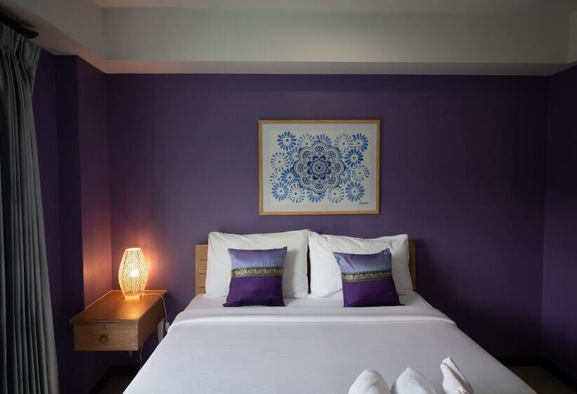 Номер Deluxe с Балконом, Chinda Boutique