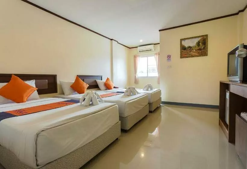 エコノミートリプルルーム, Kyp Khunyuw Place Hotel โรงแรมเควายพี ขุนยูวเพลส ฝาง