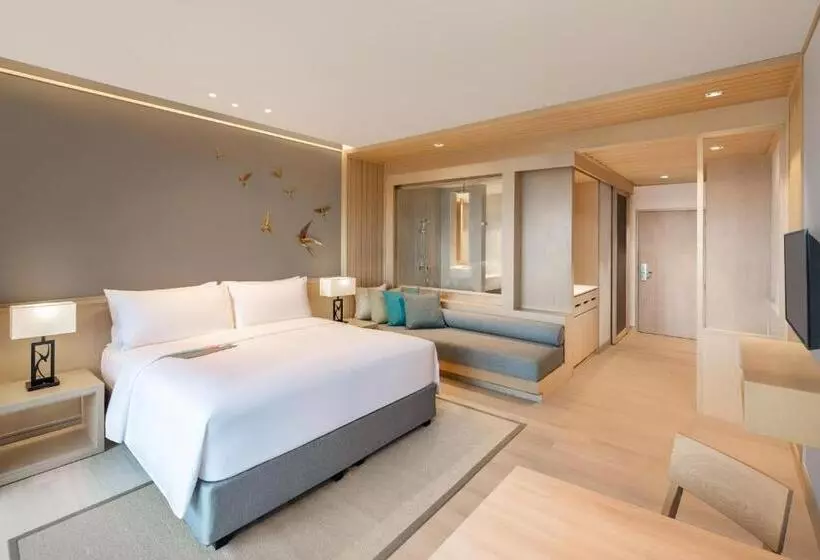 キングサイズベッドのスーペリアルーム, Le Meridien Khao Lak Resort & Spa