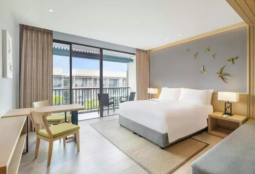 キングサイズベッドのスーペリアルーム, Le Meridien Khao Lak Resort & Spa